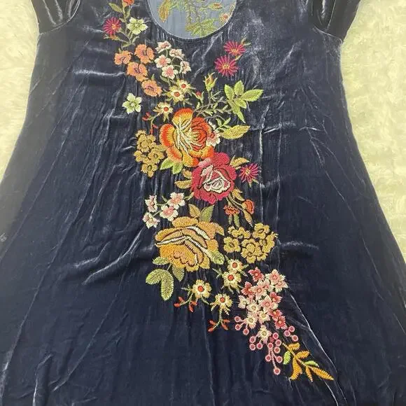 Johnny Was Embroidered Silk Velvet Michelle Tunic Dress Blue Floral size  Medium